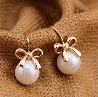 Golden Bow and Pearl Fashion Earrings