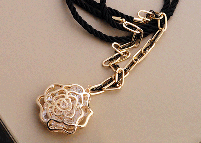 Crystal Rose Fashion Necklace