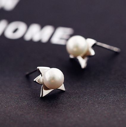 Pearl Heart Silver Flower Earrings