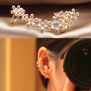 Stringed Flowers Curved Single Ear Cuff (Gold)